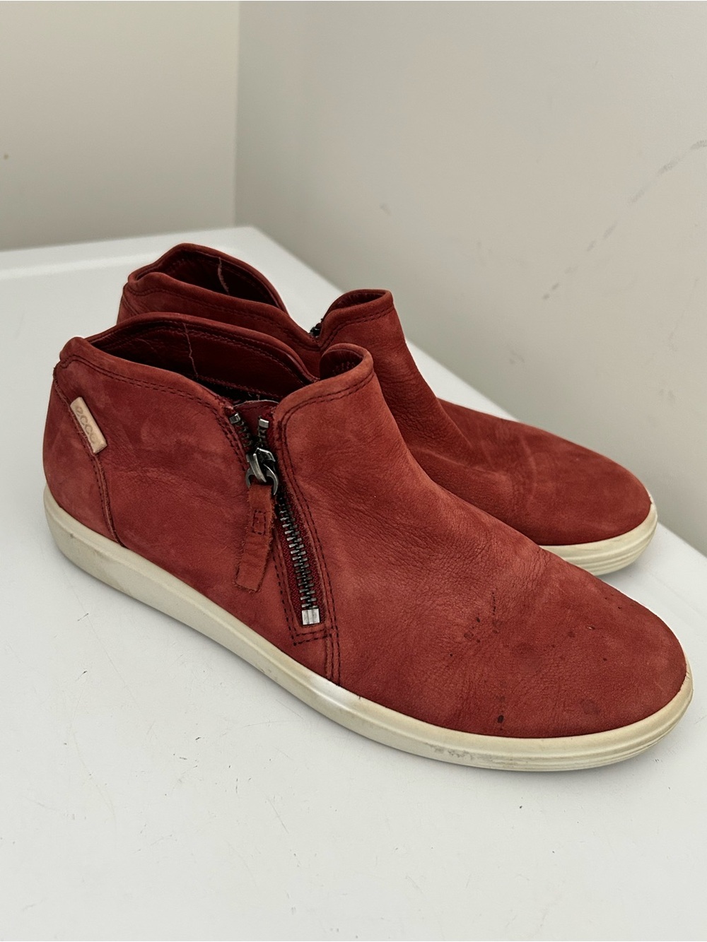 Ecco Soft 7 Low Zip Nubuck Sneaker Booties Red Size 7 - 7.5 US 38 EU